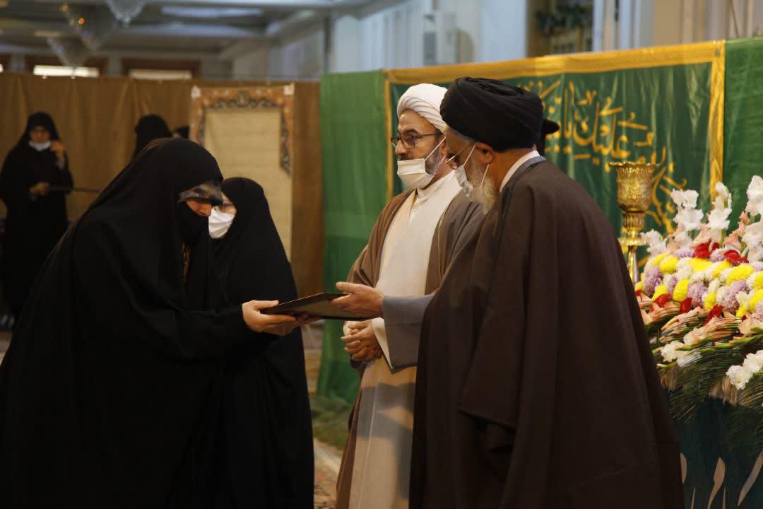 170 حافظ کل و دانش آموخته مرکز قرآن و حدیث آستان مقدس بانوی کرامت در همایش « طوبی کرامت« تجلیل شدند