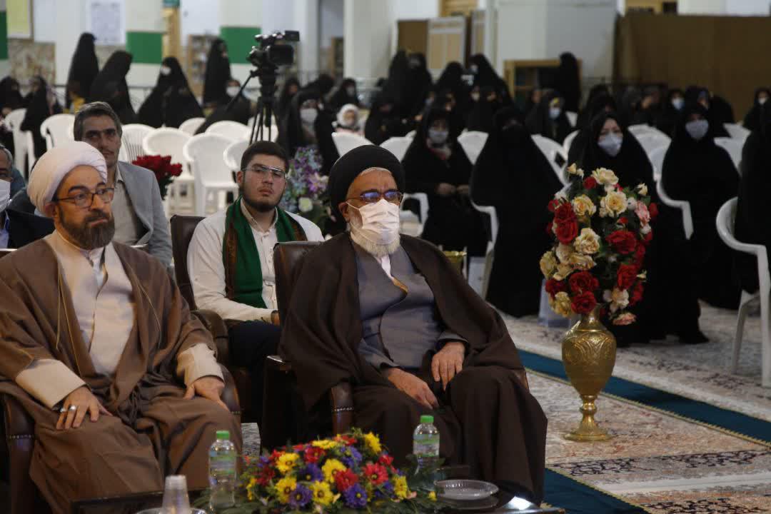 170 حافظ کل و دانش آموخته مرکز قرآن و حدیث آستان مقدس بانوی کرامت در همایش « طوبی کرامت« تجلیل شدند