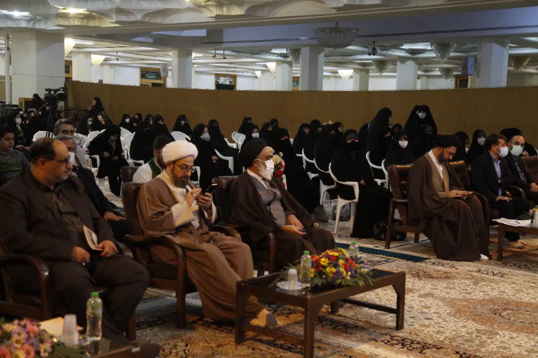 170 حافظ کل و دانش آموخته مرکز قرآن و حدیث آستان مقدس بانوی کرامت در همایش « طوبی کرامت« تجلیل شدند